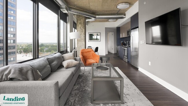 5201 Leesburg Pike in Baileys Crossroads, VA - Foto de edificio - Building Photo