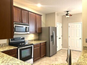 3720 Parkridge Cir in Sarasota, FL - Building Photo - Building Photo