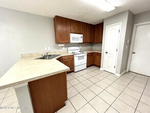 7661 Melvin Rd in Jacksonville, FL - Building Photo - Building Photo
