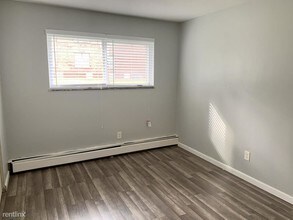 7919 Lake Ave-Unit -Unit 204 in Cleveland, OH - Building Photo - Building Photo