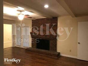 5712 Fox Bend Ave in Memphis, TN - Foto de edificio - Building Photo