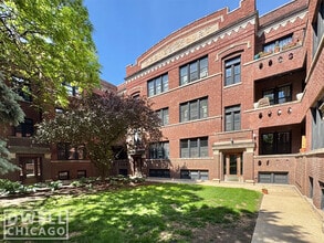 2500 N Kedzie Blvd, Unit 1B in Chicago, IL - Building Photo - Building Photo