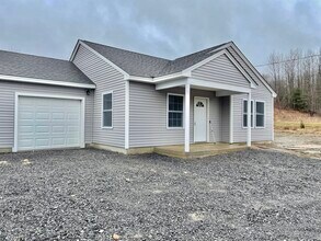 478 Eight Rod Rd in Augusta, ME - Foto de edificio - Building Photo