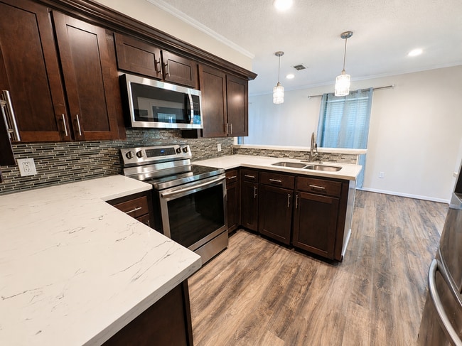 property at 207 W Mink St