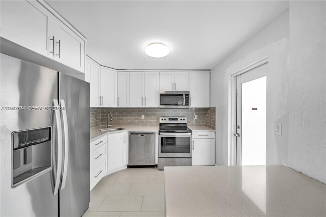 650 Coral Wy in Coral Gables, FL - Building Photo - Building Photo