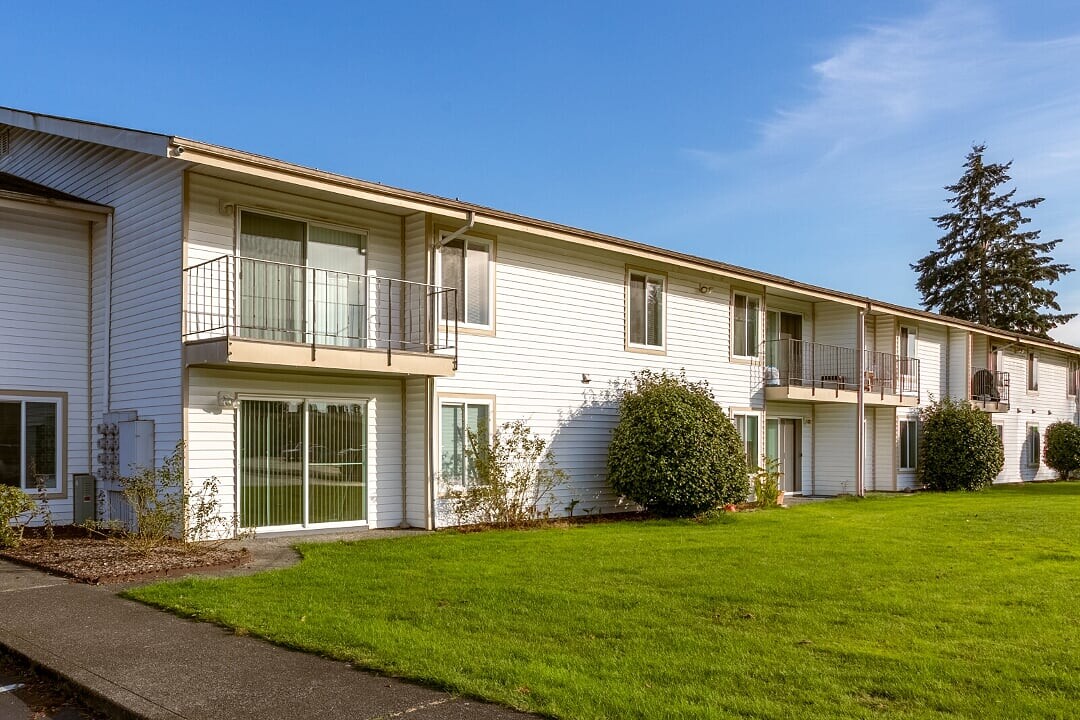 Sundancer Apartment in Auburn, WA - Building Photo