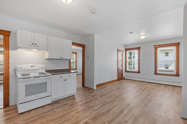 267 Pleasant St in Gardner, MA - Building Photo - Building Photo