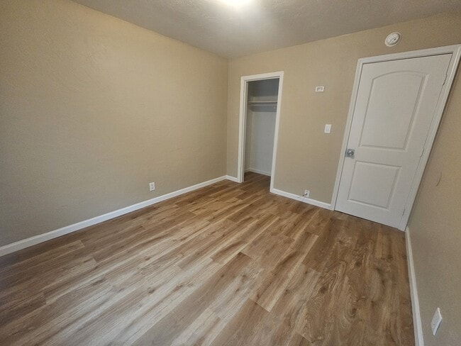 108 west 9th / York St in Pittsburg, CA - Foto de edificio - Building Photo