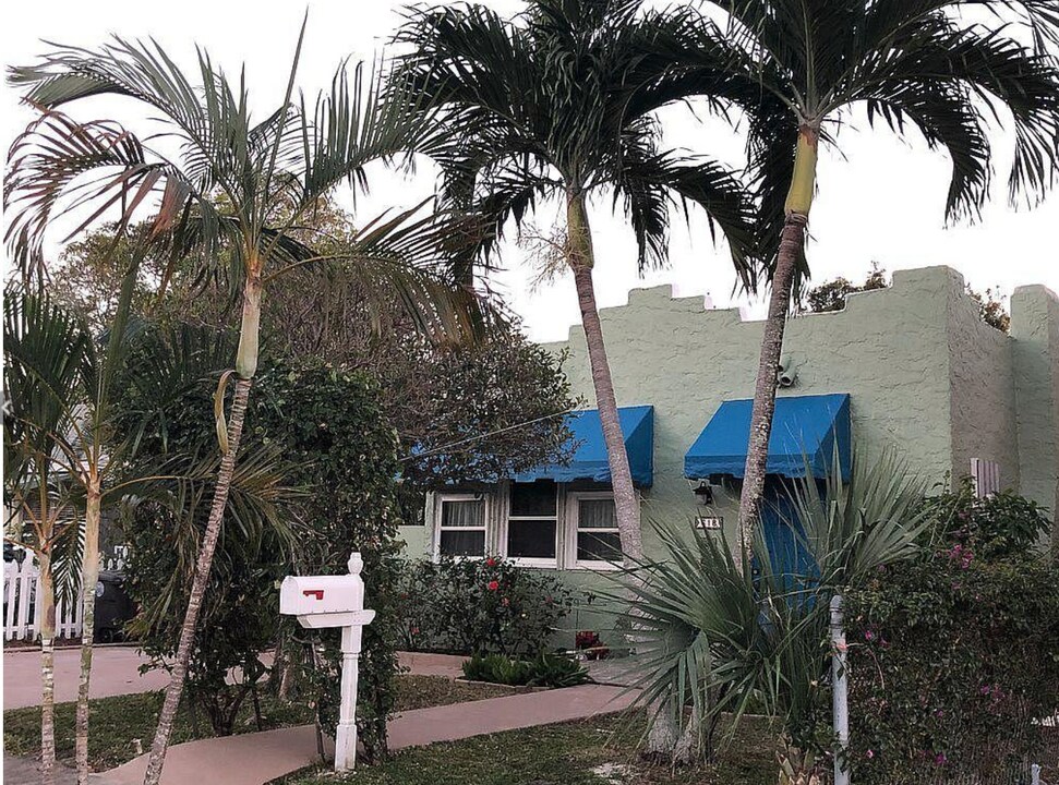 618 El Vedado in West Palm Beach, FL - Building Photo