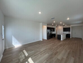 417 Jean St in Seguin, TX - Building Photo - Building Photo
