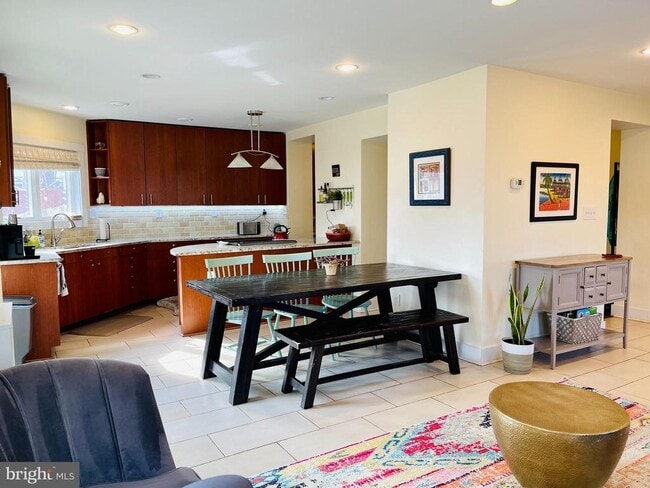property at 201 Lynhaven Dr