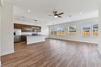 104 Callie St in Smithville, TX - Building Photo - Building Photo