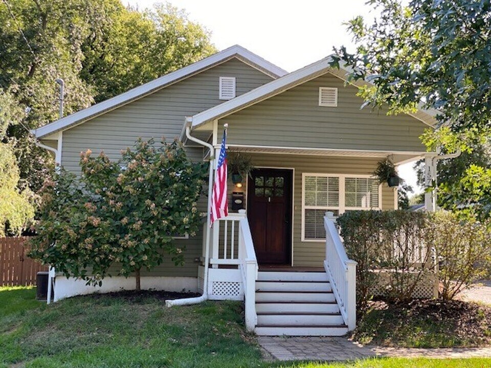 1572 S Kickapoo Ave in Springfield, MO - Building Photo