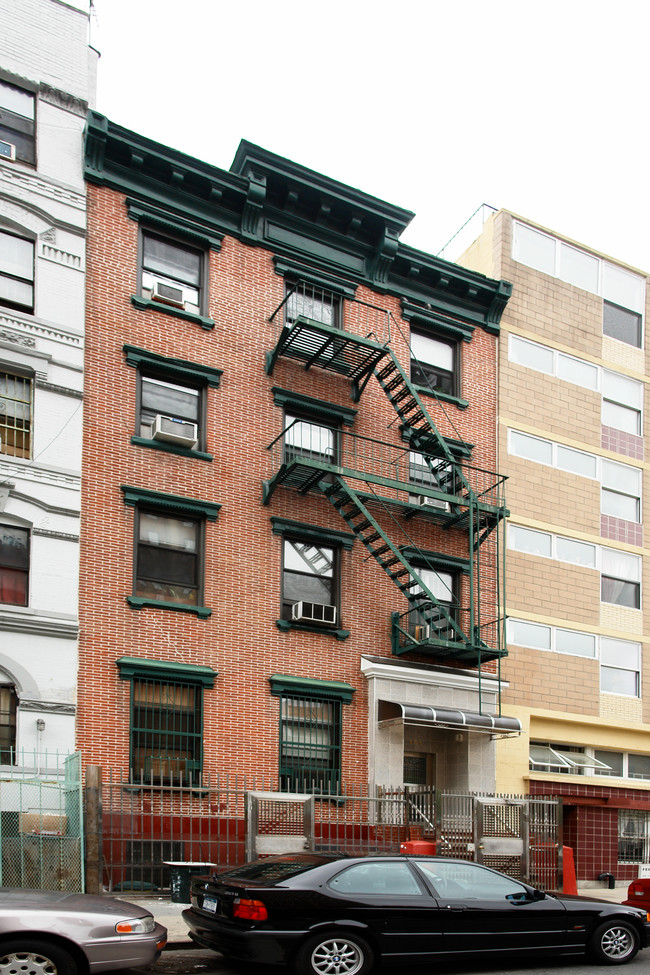 201 Henry St in New York, NY - Foto de edificio - Building Photo