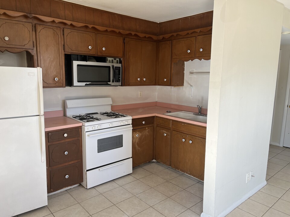 911 S Dewey Ave, Unit drr apartment in Bartlesville, OK - Building Photo
