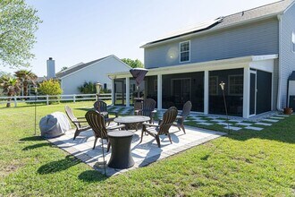 7 Lakeside Dr in Bluffton, SC - Building Photo - Building Photo