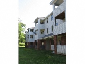 Pomona Heights Apartments in Greensboro, NC - Building Photo - Building Photo