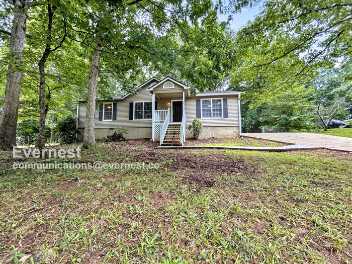 198 Poplar Point Dr in Carrollton, GA - Building Photo