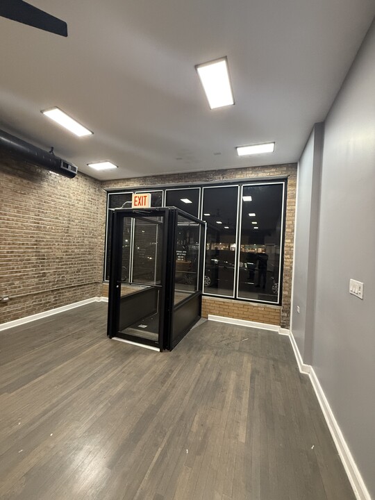 5436 W Fullerton Ave, Unit 1 in Chicago, IL - Building Photo