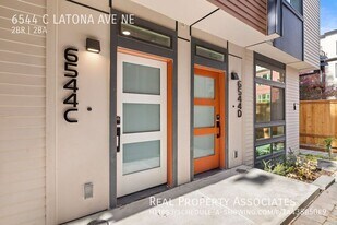 6544 Latona Ave NE in Seattle, WA - Building Photo