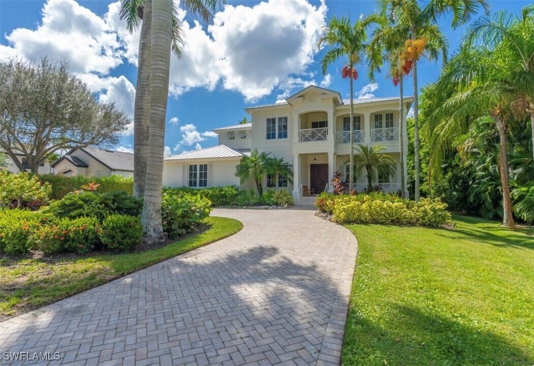 428 Rudder Rd in Naples, FL - Building Photo