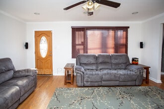 112 W Taunton Ave in Berlin, NJ - Building Photo - Building Photo