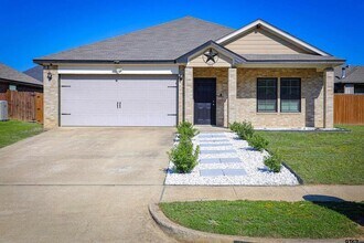 322 Ambrose Avenue in Tyler, TX - Building Photo - Building Photo