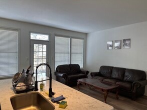 4122 Dallas Hutchison St, Unit Room 1 in Chantilly, VA - Building Photo - Building Photo