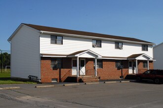 785 Wyoming Ave in Wyoming, PA - Foto de edificio - Building Photo