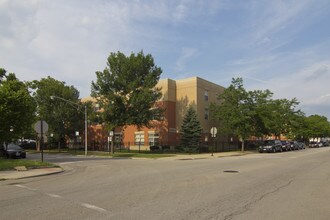 St. Ailbe Faith Apartments in Chicago, IL - Foto de edificio - Building Photo