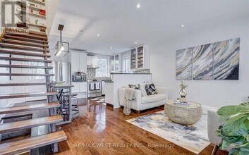 92 Lake Crescent in Toronto, ON - Building Photo - Building Photo