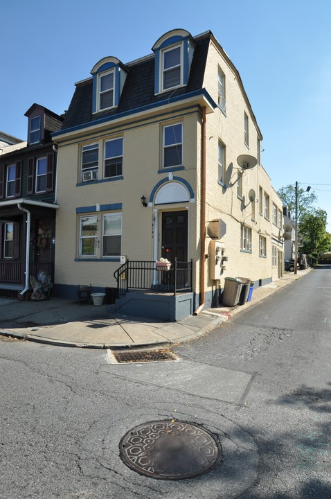 328 Bushkill St in Easton, PA - Building Photo