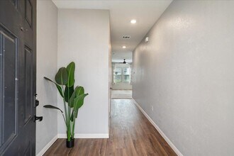 516 Peony Ct in Jarrell, TX - Building Photo - Building Photo