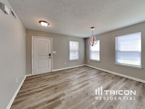 214 Longleaf Ln in Greenfield, IN - Building Photo - Building Photo
