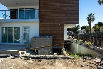 North Ogden Drive Townhomes in West Hollywood, CA - Building Photo - Building Photo