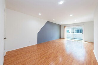 5412 Lindley Ave in Los Angeles, CA - Building Photo - Building Photo