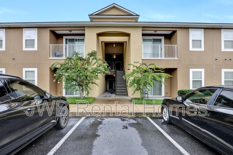 6935 Ortega Woods Dr in Jacksonville, FL - Building Photo