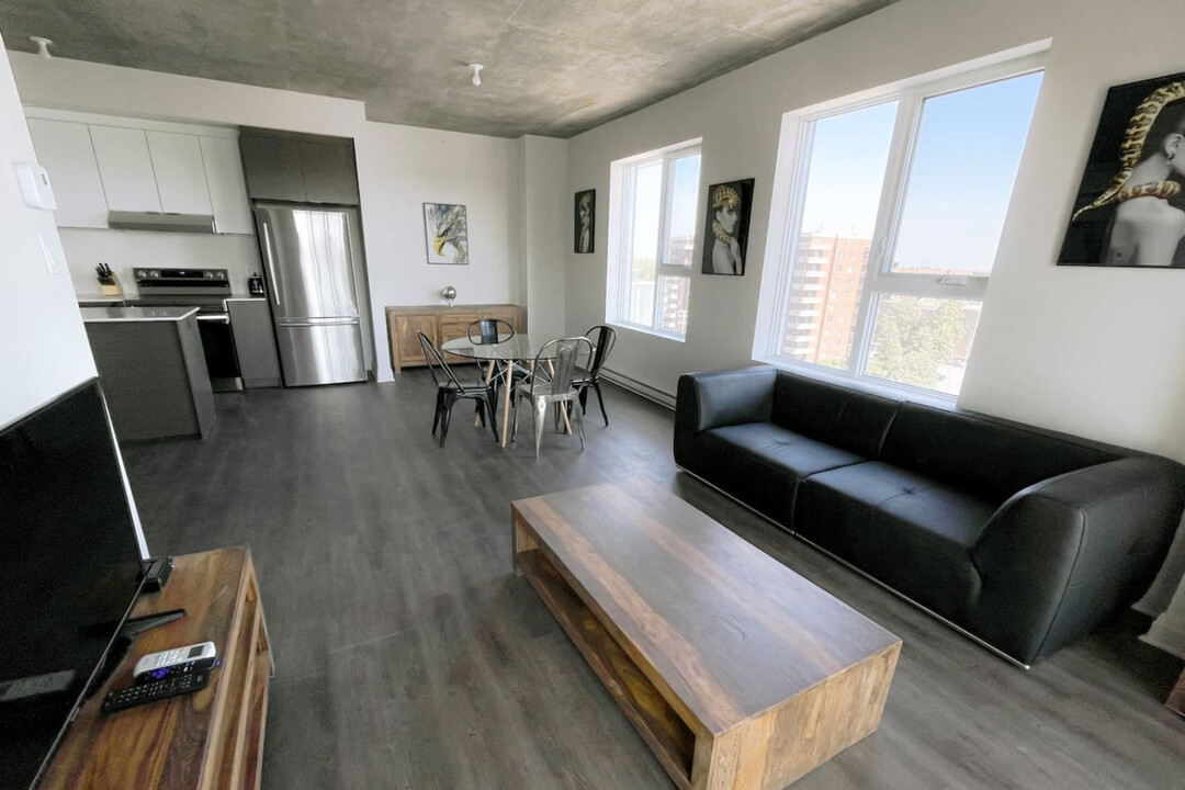 11201 Boul Cavendish in Montréal, QC - Building Photo