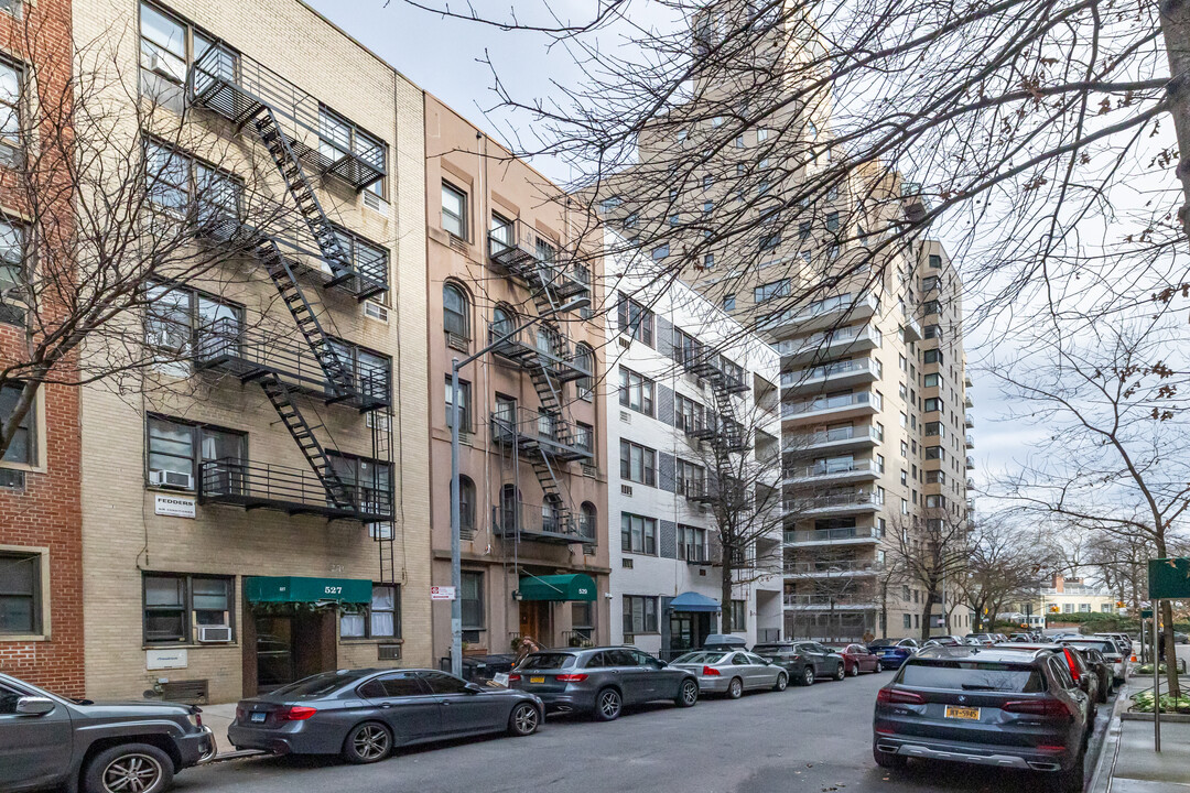 529 E 88th St in New York, NY - Building Photo