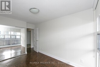 33-1833 Isabella St in Toronto, ON - Building Photo - Building Photo