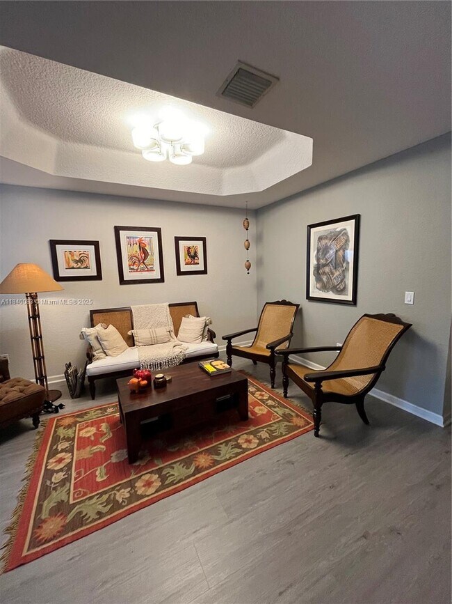 11182 NW 73rd Terrace in Doral, FL - Building Photo - Building Photo
