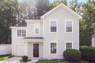 1227 Pinehaven Ct in Charlotte, NC - Building Photo