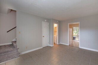 A0E13-The Residences at Humboldt Place (HP in Mount Holly, NC - Building Photo - Building Photo