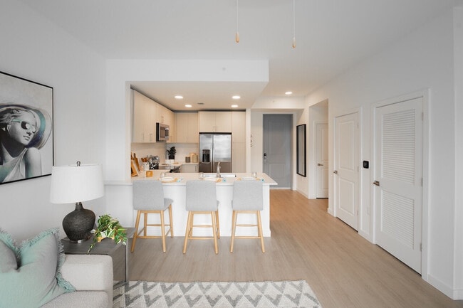 Reva in Ft. Myers, FL - Foto de edificio - Building Photo