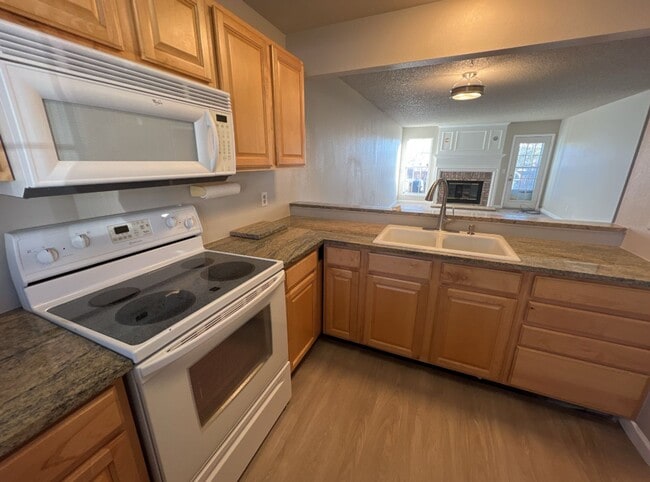 9933 Fairwood St in Littleton, CO - Building Photo - Building Photo