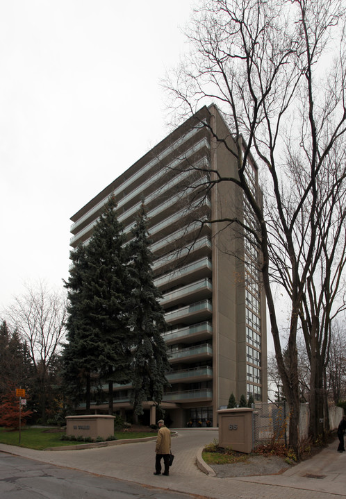 66 Collier St in Toronto, ON - Building Photo