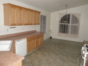 1464 Richfield Ave in Rosamond, CA - Building Photo - Building Photo
