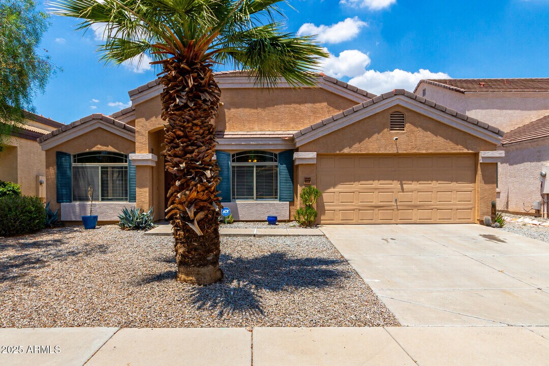 8328 W Forest Grove Ave in Tolleson, AZ - Building Photo