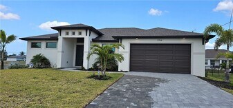 1704 NW 38th Ave in Cape Coral, FL - Building Photo