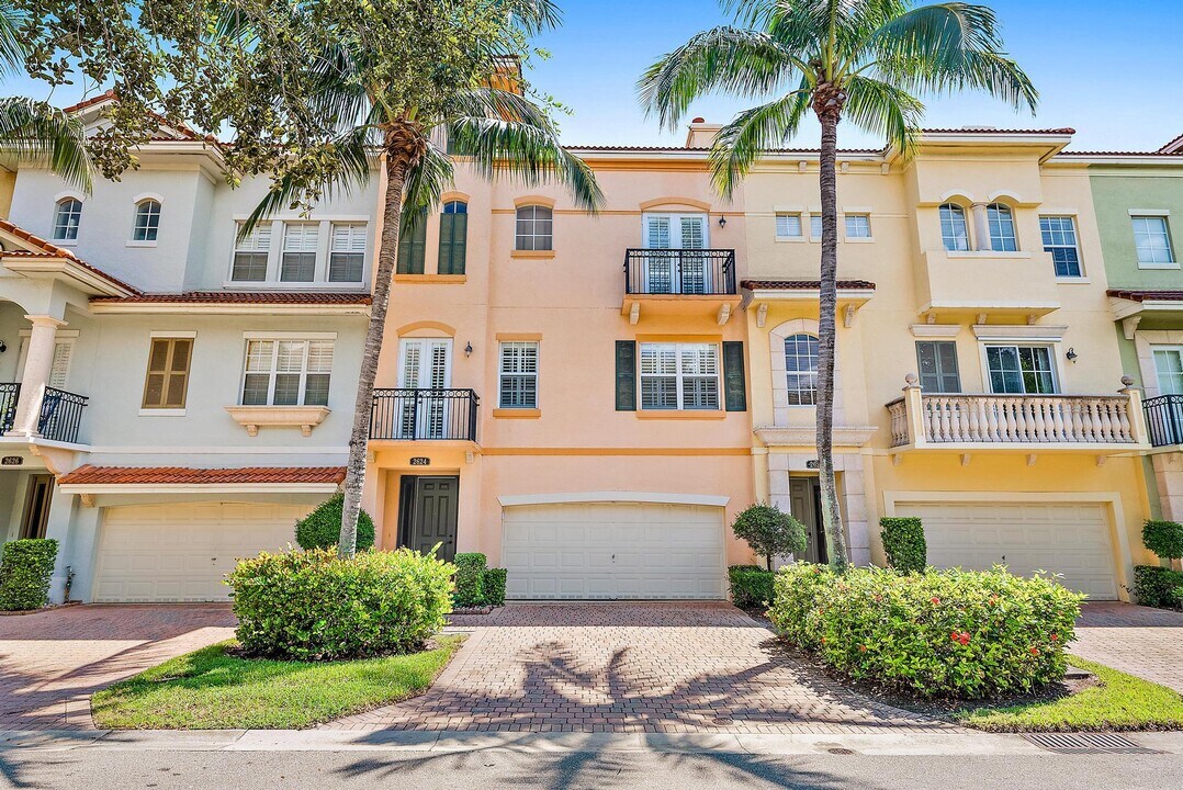 2624 Ravella Ln in Palm Beach Gardens, FL - Foto de edificio